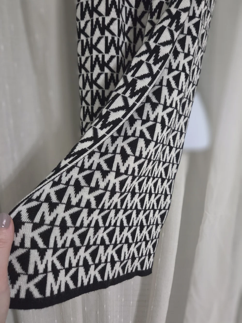 Michael Kors Black & White MK Logo Knit Scarf